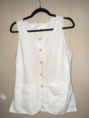 Mauve White Button-Front Sleeveless Tank